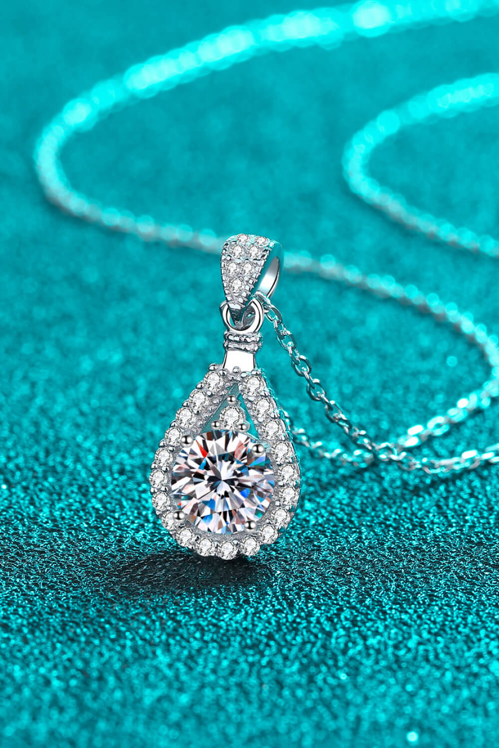 1 Carat Moissanite Teardrop Pendant Chain Necklace